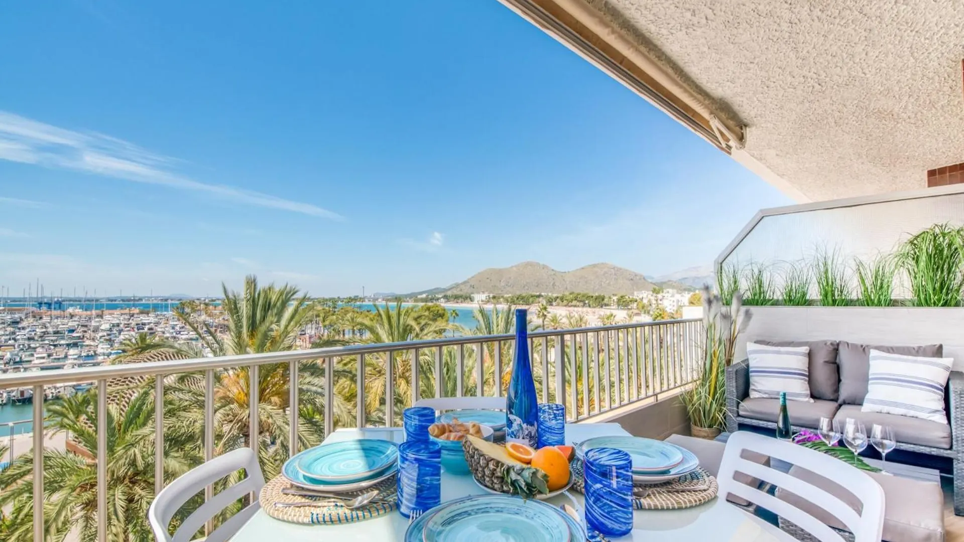 Apartment In Alcudia With Sea Views
